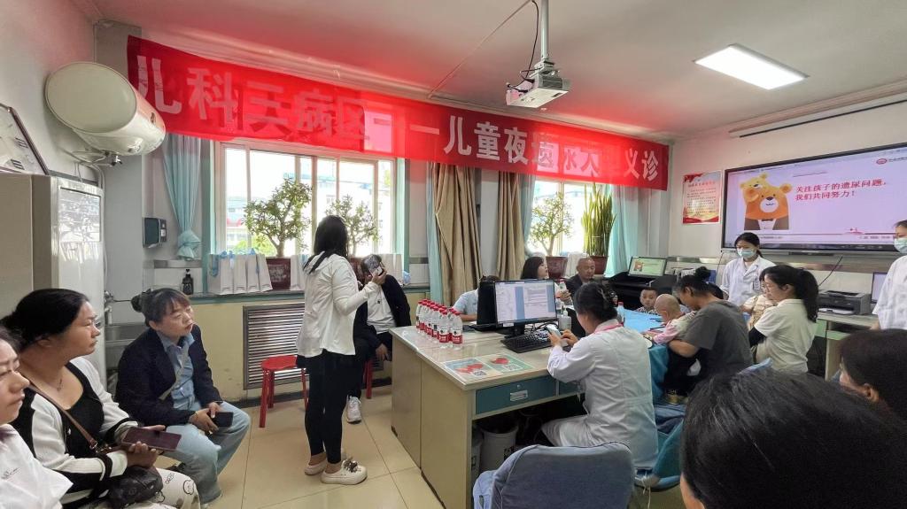 行动起来  告别尿床——我院儿科开展“世界遗尿日”义诊活动