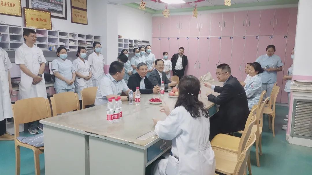 中国康复医学会儿童康复专业委员会主委、副主委来我院指导工作