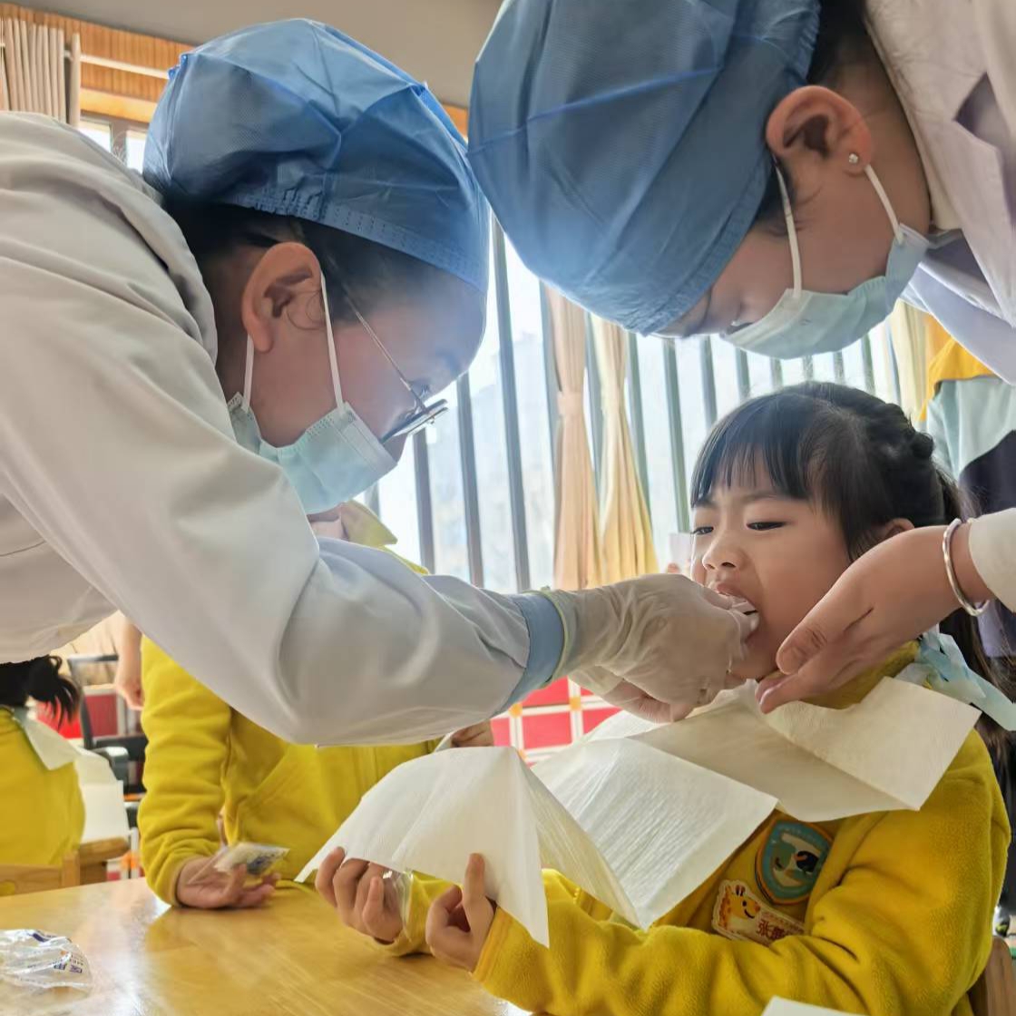 守护童真笑容  共筑健康未来——口腔医院开展“3•20世界口腔健康日”公益行动